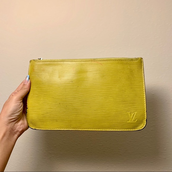 SOLD Louis vuitton epi pouch wrist wallet - Picture 3 of 15